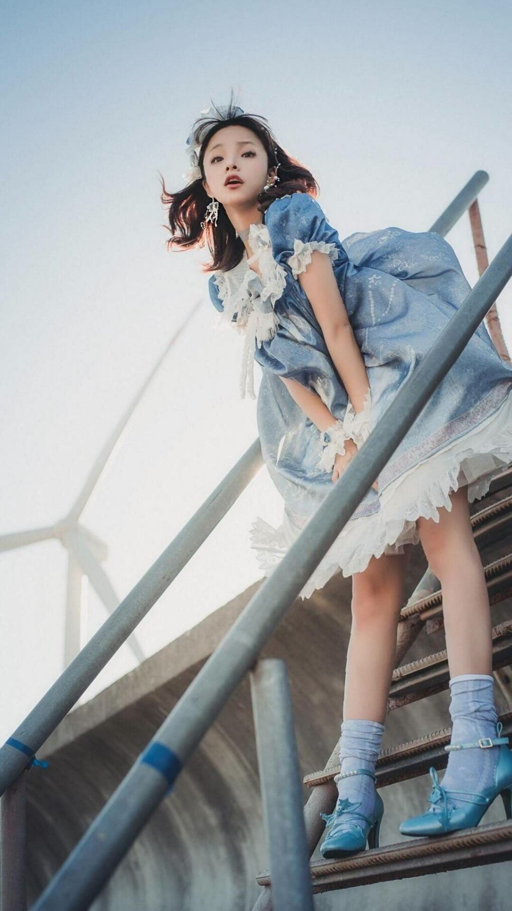 校园冰壶公开课深受学生喜爱参与人数倍增，学校冰壶比赛的作文300字