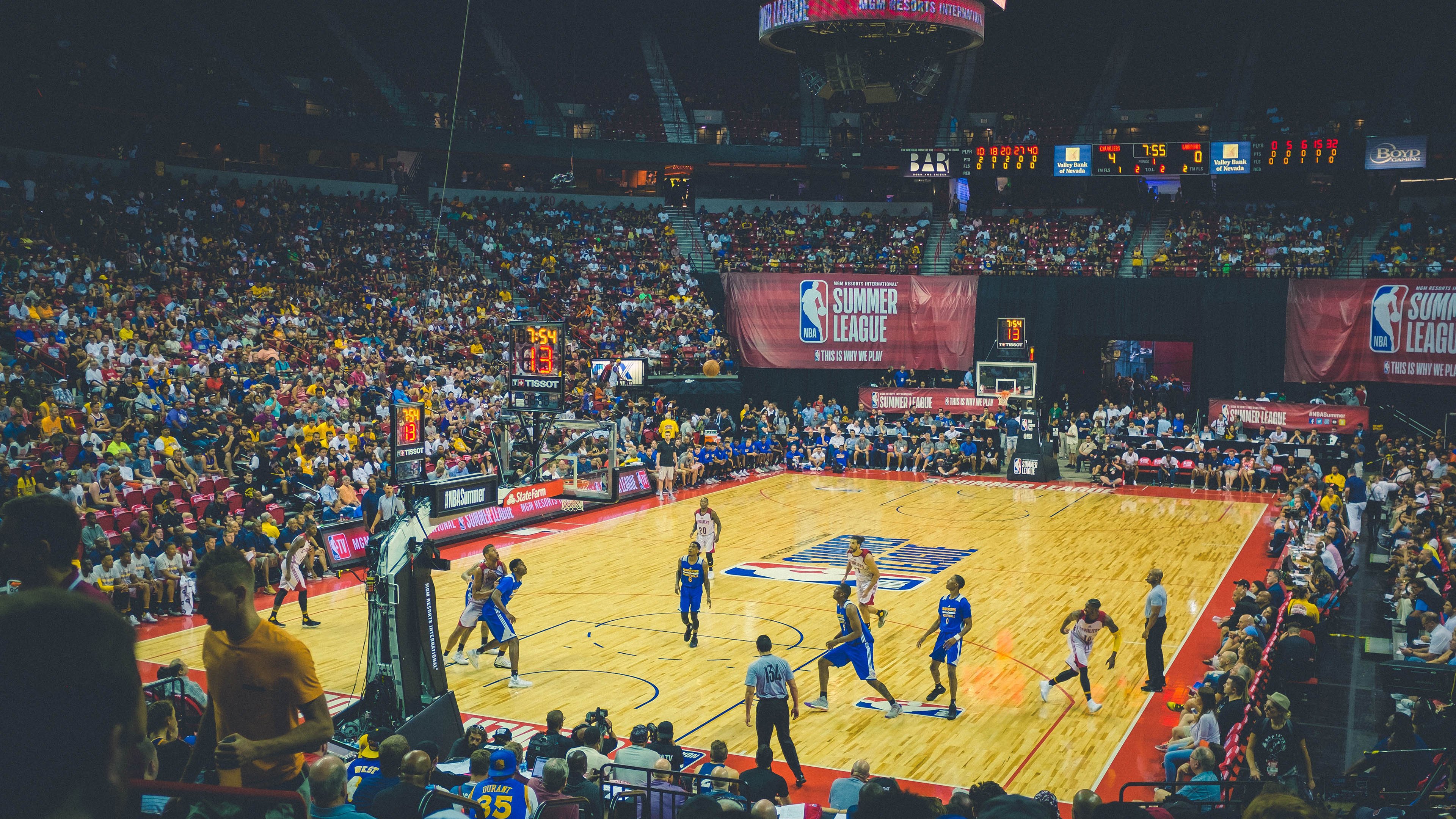 世界杯后:乐高版世界杯场景拼搭教程走红 大人小孩争相复刻经典时刻