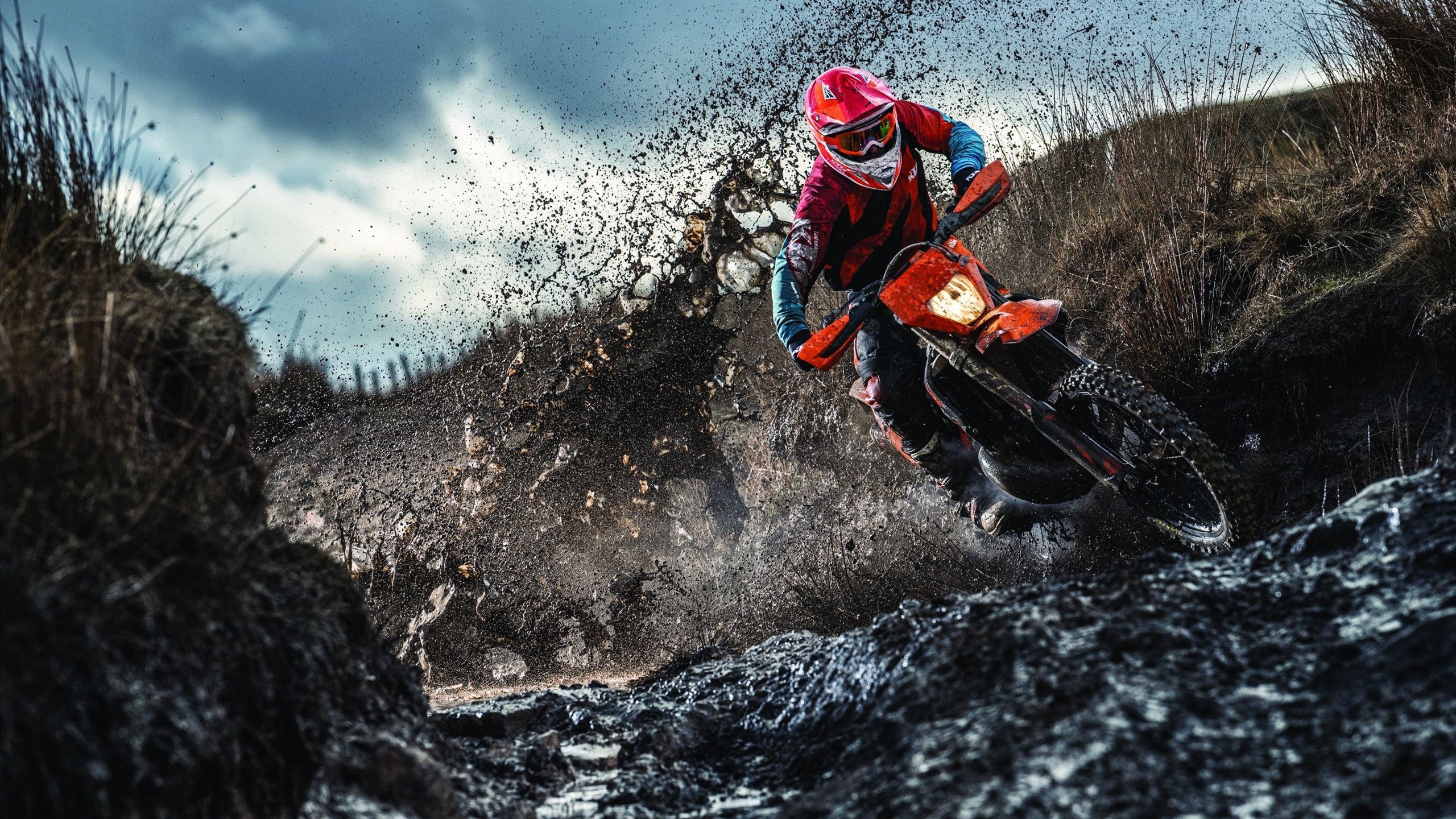 世界杯亚洲区预选赛:中国3比0击败越南 年轻前锋戴帽一战封神